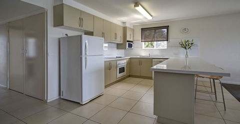 Albacore Luxury Holiday Apartments - Broome Tourism 2