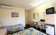 Wattle Tree Motel - Cootamundra - Broome Tourism 0