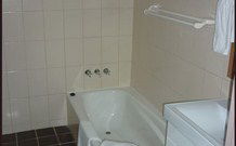 Blue Mountains Manor House - - Broome Tourism 3