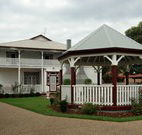 California Manor Bed and Breakfast - - Broome Tourism