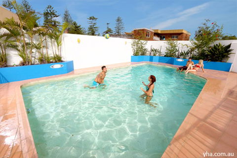 Sydney, Collaroy Beachouse YHA - Broome Tourism 1