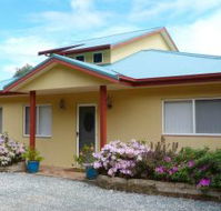 Whitby on Wallis Lakefront Cottage - Broome Tourism