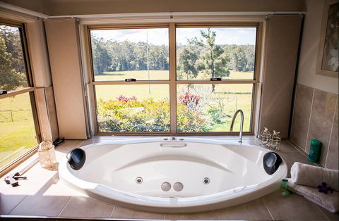 Cosy Cow Farmstay Bed And Breakfast - Broome Tourism 1