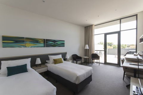 Flinders Hotel - Broome Tourism 7