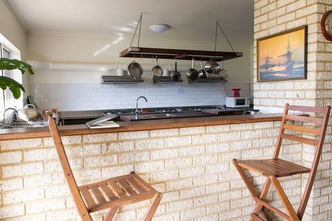 Augusta - Cape Leeuwin YHA - Broome Tourism 5