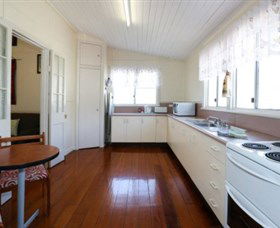 Holiday House At Cook Street Townsville - Broome Tourism 1