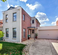 Phoenix House - Ballarat Townhouses - Broome Tourism