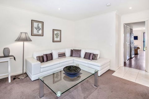 Phoenix House - Ballarat Townhouses - Broome Tourism 1
