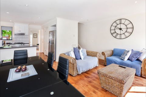Phoenix House - Ballarat Townhouses - Broome Tourism 2