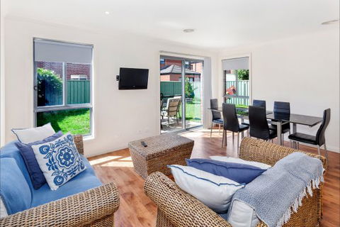 Phoenix House - Ballarat Townhouses - Broome Tourism 3