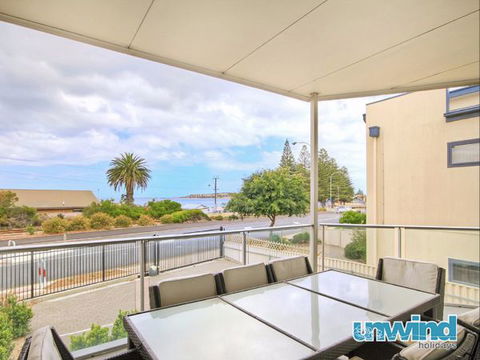 Unwind At Coast On Newell - Broome Tourism 8
