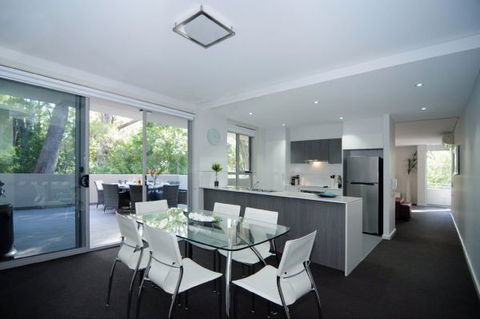 Aqua Leaf Apartment - Broome Tourism 12