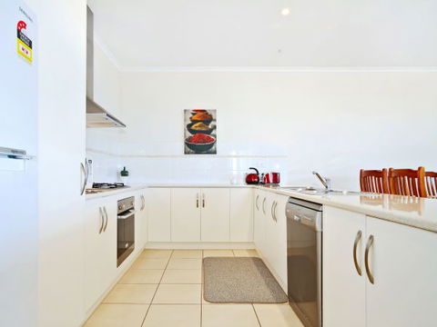 Century 21 SouthCoast: Bayside - Broome Tourism 3