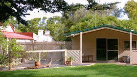 Shiralea Country Cottage - Broome Tourism 0