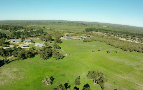 Sandy Lake Farm Stay Accommodation Gingin WA - Broome Tourism 0