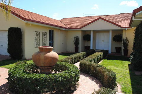 Casa Pizzini Bed And Breakfast - Broome Tourism 0