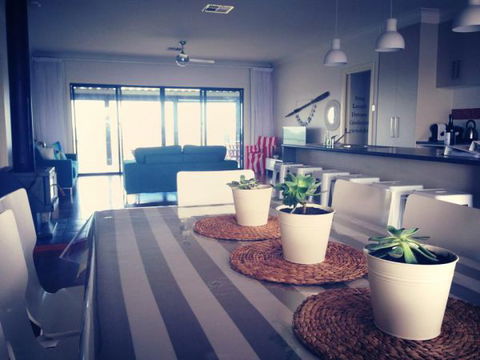 Vintage Oar Holiday House - Broome Tourism 1
