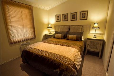 Autumn Abode Cottages - Broome Tourism 3