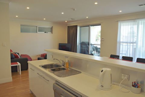 Port Lincoln City Apartment - Broome Tourism 2