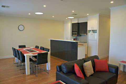 Port Lincoln City Apartment - Broome Tourism 3