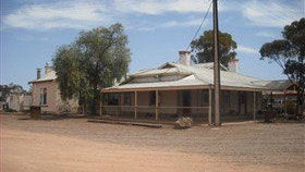 Kingoonya Hotel - Broome Tourism 0