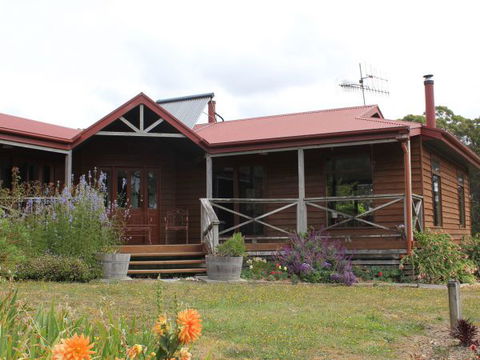 Eagle's Roost Farmstay B&B - Broome Tourism 0