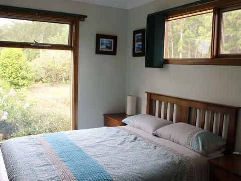 Eagle's Roost Farmstay B&B - Broome Tourism 1