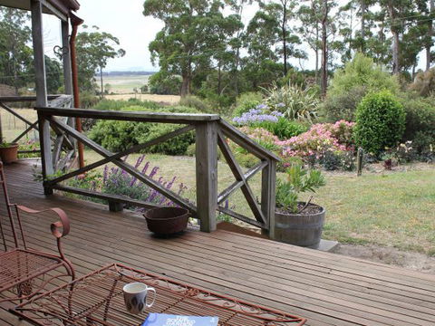 Eagle's Roost Farmstay B&B - Broome Tourism 4