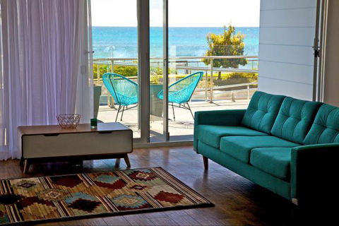Penguin Beachfront Apartments - Broome Tourism 2