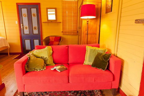 Peach Tree Cabin - Broome Tourism 7