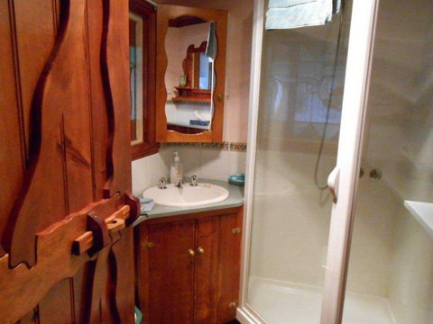 Tidelines Of Bicheno - Broome Tourism 1