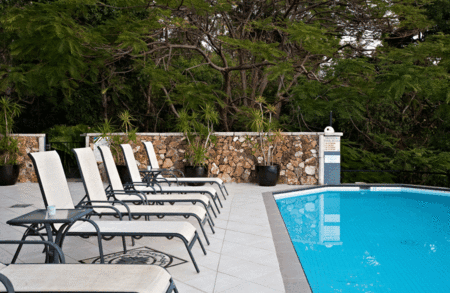 Waterfront Whitsunday Retreat - Broome Tourism 1