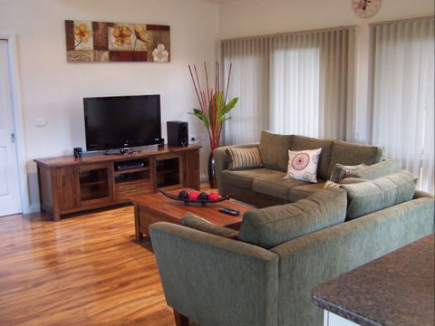 High Peaks Cottages - Broome Tourism 5