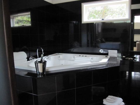 Arusha B&B Retreat - Broome Tourism 0