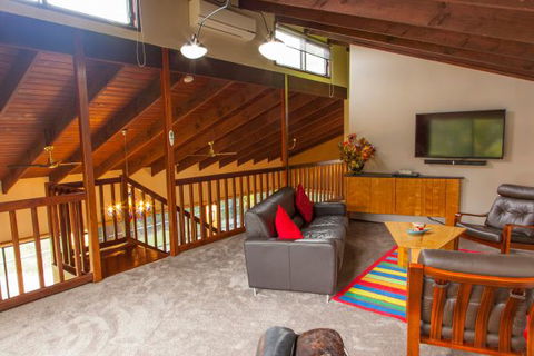 Otway Escapes Luxury Spa Accommodation - Broome Tourism 6