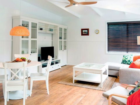 Admiralty Apartments - Broome Tourism 1
