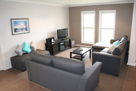 Adore 6 Villa - Broome Tourism 3