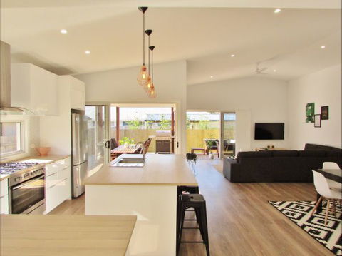 All Decked Out: Lake Conjola - Broome Tourism 0