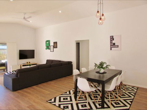 All Decked Out: Lake Conjola - Broome Tourism 4