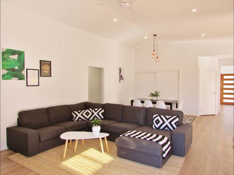 All Decked Out: Lake Conjola - Broome Tourism 5