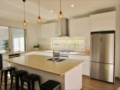 All Decked Out: Lake Conjola - Broome Tourism 6