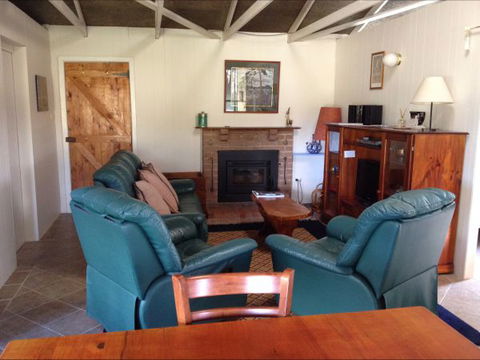 Avaleigh Elms Farmstay - Broome Tourism 4