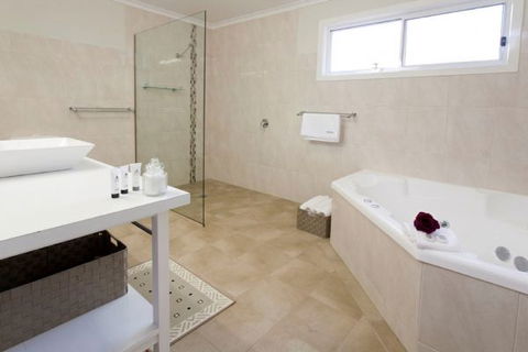 Brookfield Guesthouse - Broome Tourism 6