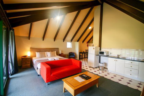 Hahndorf Motel - Broome Tourism 1