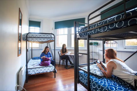Hobart Central YHA - Broome Tourism 4