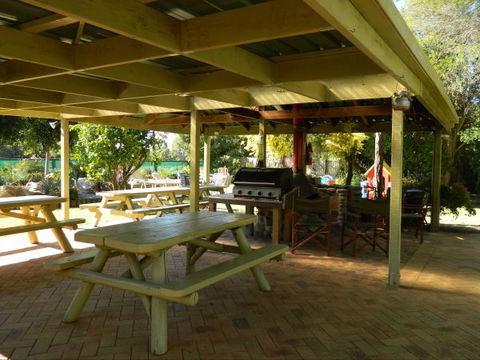 Melaleuca Grove Holiday Units & Motor Inn - Broome Tourism 4