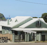 Merewether Beach House B and B - Broome Tourism