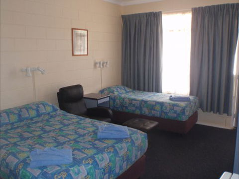Murray Bridge Central Olympic Motel And Cottages - Broome Tourism 2