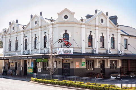 Pedens Hotel - Broome Tourism 0