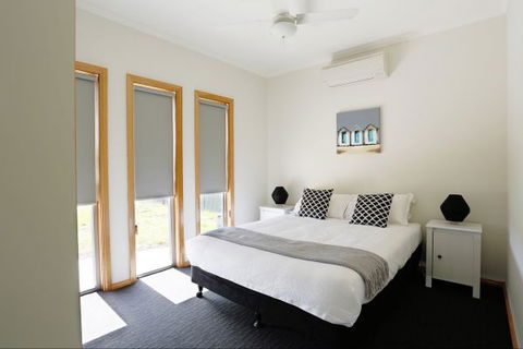 RED FIN Part Of BLUE FIN HOLIDAY HOMES - Broome Tourism 4